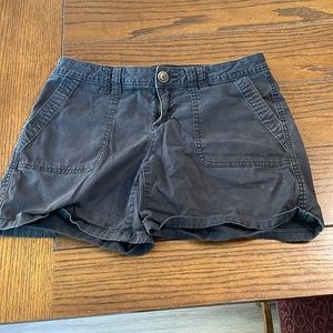 Black Maurice’s shorts size 7/8.